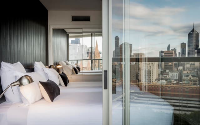 Quay West Suites Melbourne - photo 4