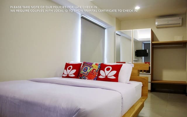 ZEN Rooms Patra Kuningan Syariah - photo 2