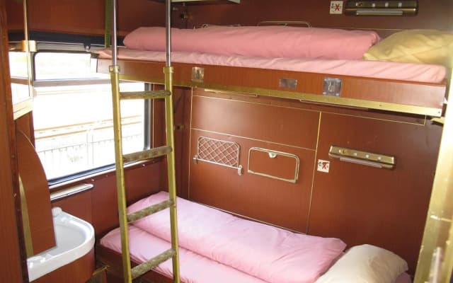 Train Lodge Amsterdam - Hostel - photo 2