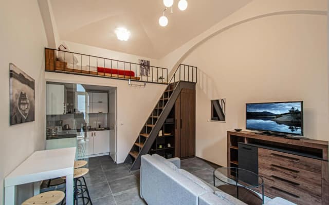 Main train station apartment close to the the Main Square! - photo 2