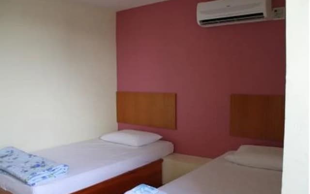 Budget Comfort Hostel - photo 2