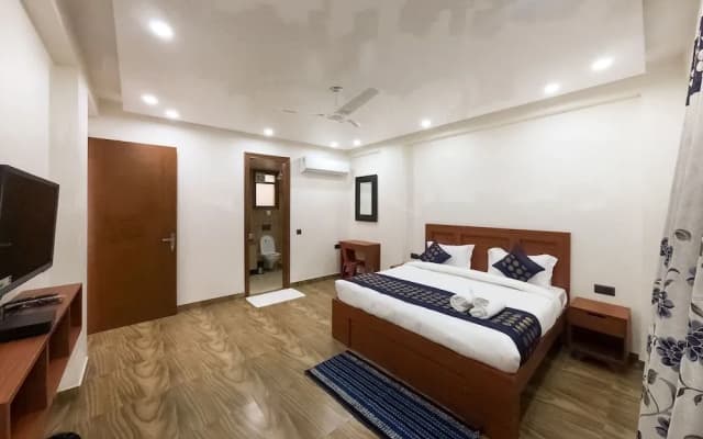Under My Roof Luxury Apartment - photo 3