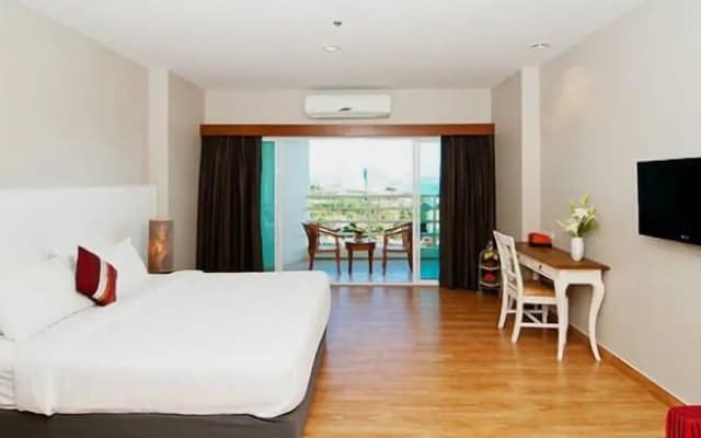 V8 Seaview Jomtien - photo 5