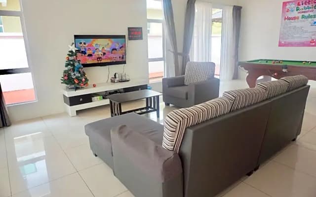 BB Holiday Home - photo 2