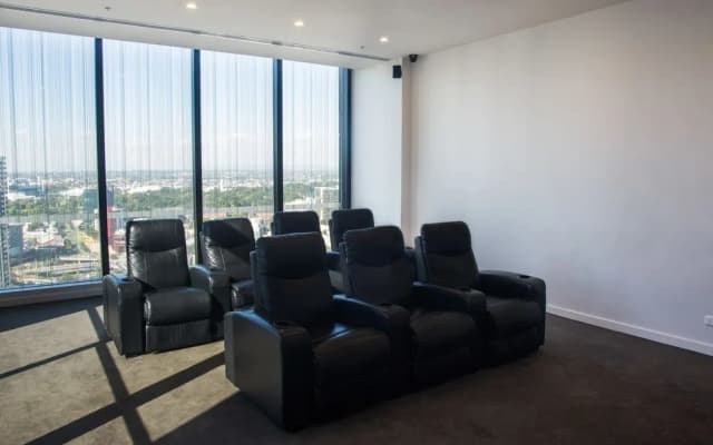 Accommodating Luxuries - CBD Apartment - photo 3