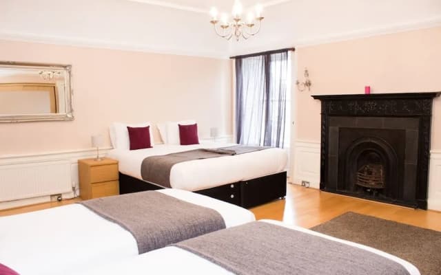 Castle View Apartments - photo 2
