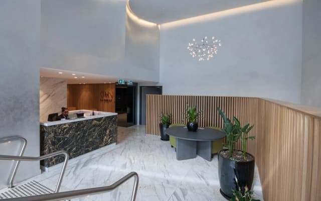 Modern 2 Bedroom Potts Point Apartment - photo 2