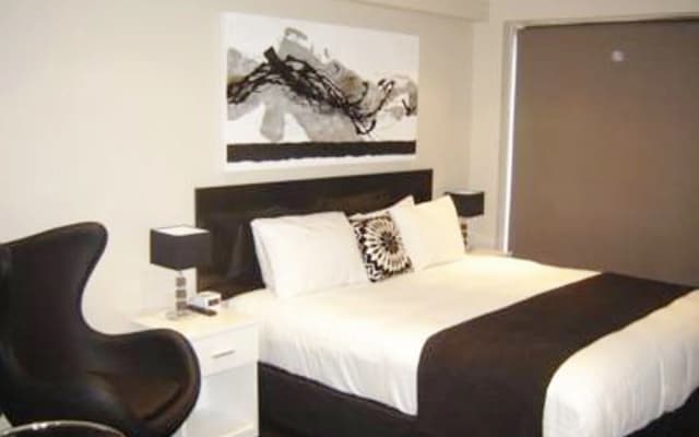 Apartments on Chapman - photo 4
