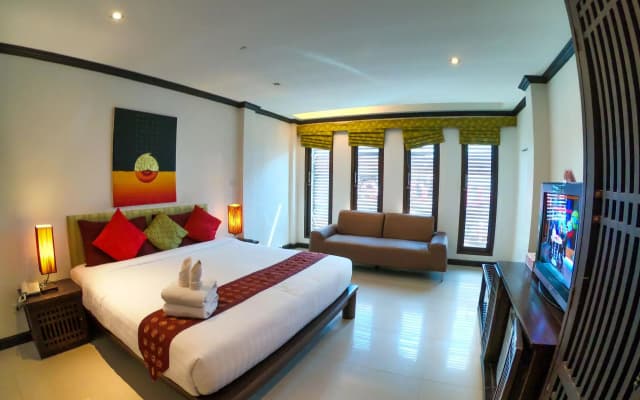 Queen Boutique Hotel - photo 3
