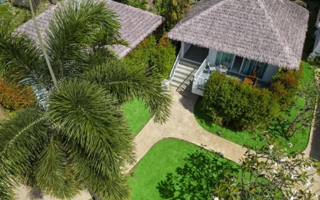 Daydream Villa Resort - photo 3