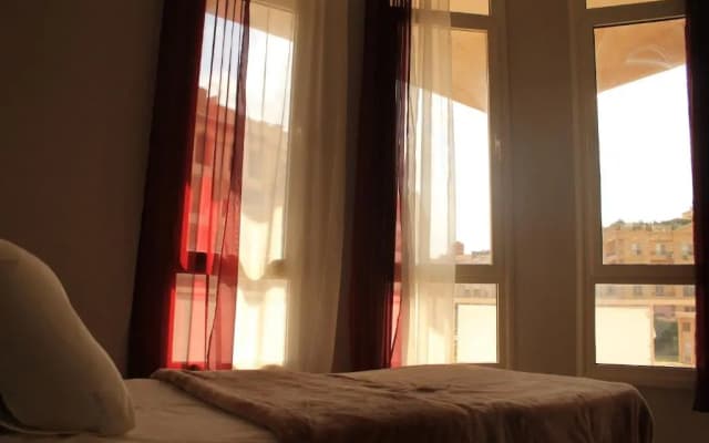 610 residents - photo 5
