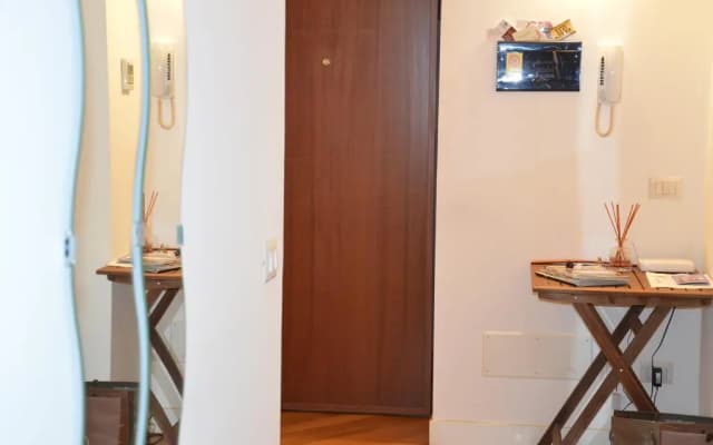 Artist Apartment - photo 3
