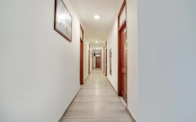 OYO 75234 Batra Holiday Home - photo 3