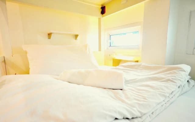 HQ hostel Silom - photo 4