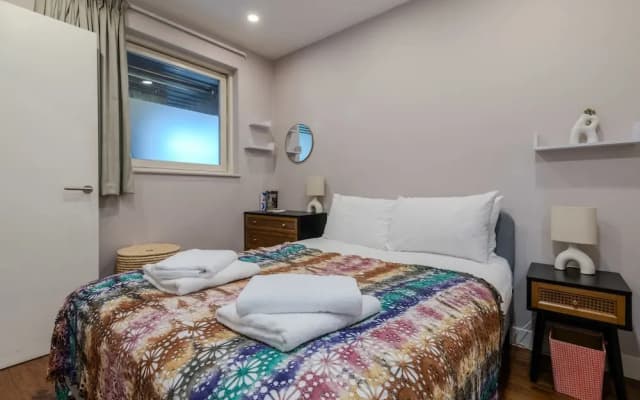Beautiful Canal-side Flat in Hackney - photo 5