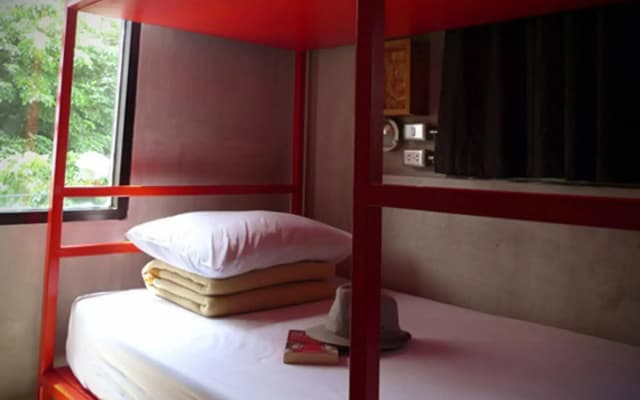 Lub D Bangkok Silom Hostel - photo 4