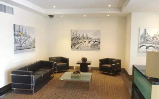 StayCentral - Cityside on Whiteman - photo 2
