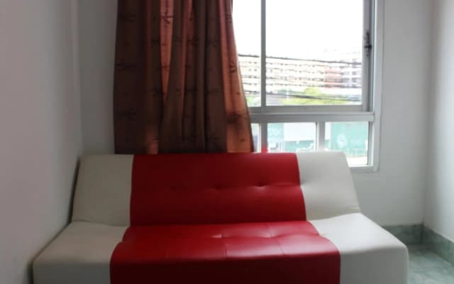 Artha Guesthouse - photo 4
