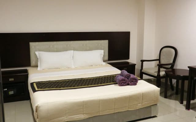 The Freelancer Hotel - photo 2