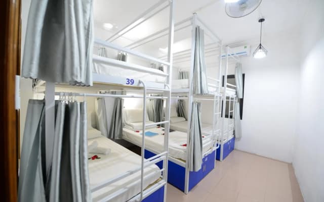 Pillow Backpacker Hostel - photo 3