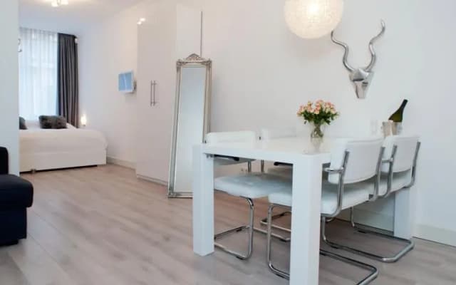 Amsterdam Suite 2 Stay - photo 3