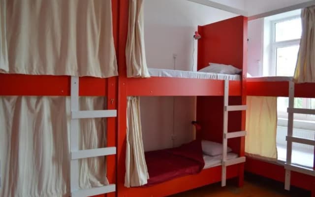 BroBro hostel - photo 3