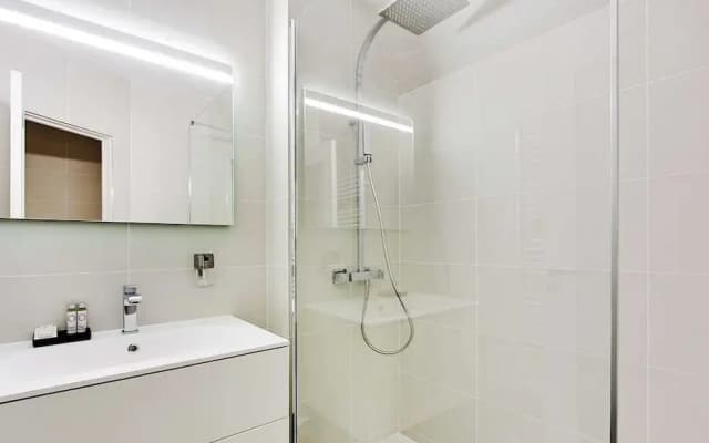 Authentic Apartment - 2br/6p - Le Marais - photo 5
