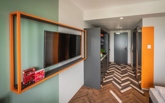 LOGINN Hotel Berlin Airport - photo 2