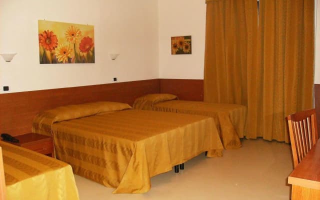 Hotel Everest - photo 2