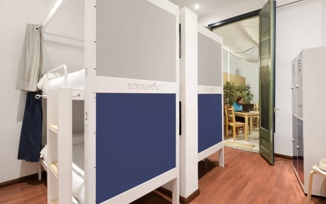 The Central House Barcelona Gracia - Hostel - photo 3
