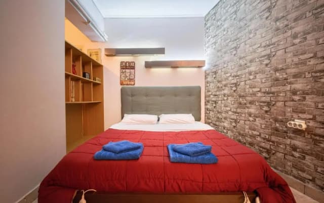 Athens metro apartment - photo 3