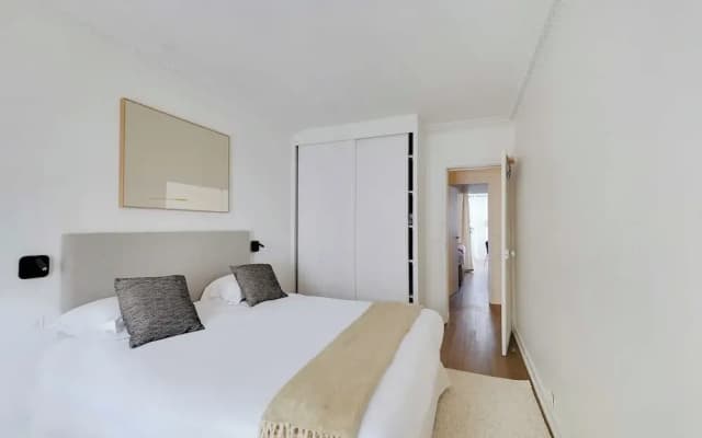 Beautiful Apartment 2br/6p - Eiffel Tower - photo 3