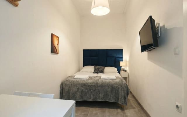 Cozy Convenient Room Prime Location - photo 3