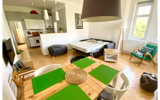 Central-Modern-Apartment - photo 2