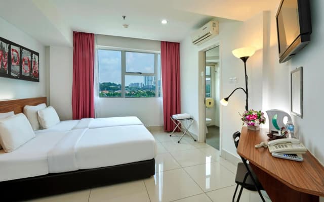 OYO 180 V Hotel - photo 5