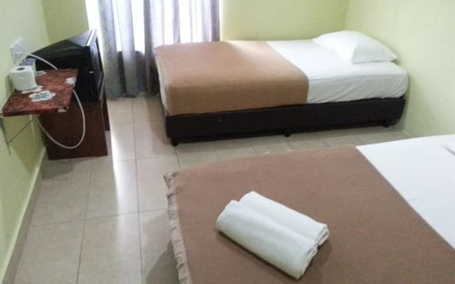 Century Rest Inn - photo 4