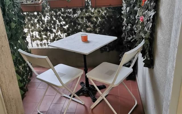 Double Room - Shared Bathroom 4 Min From the Center - photo 4