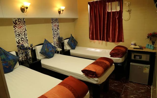 Everest Inn Guest House - photo 4