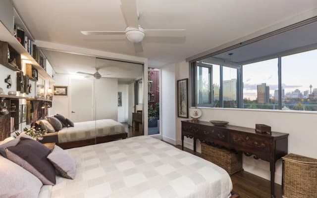 Loft Penthouse With Startling City Views + Parking - photo 2