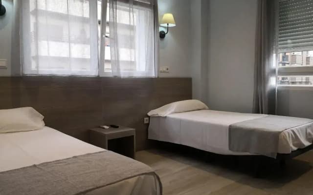 Hostal Golden Alcalá - photo 4