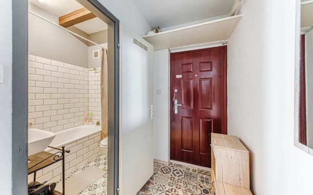 Cozy Nest Hideaway With A/C - photo 4
