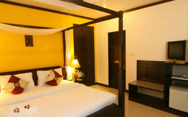 Sand Sea Beach Resort - photo 4