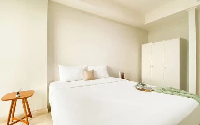 Cozy And Best Location 1Br Gold Coast Apartment - photo 5