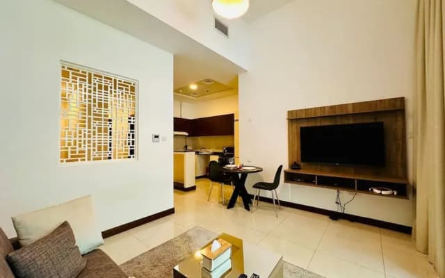 Studio in JVC w Premium Amenities Near Circle Mall - photo 2