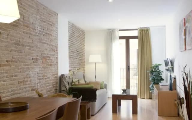 BCN House Apartments - photo 5