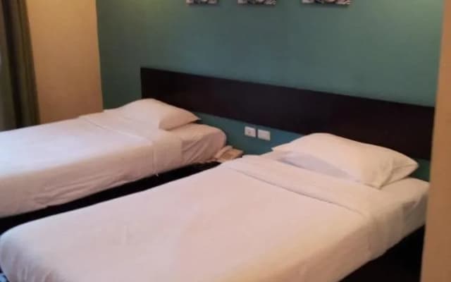 At Thalang Hotel - photo 5