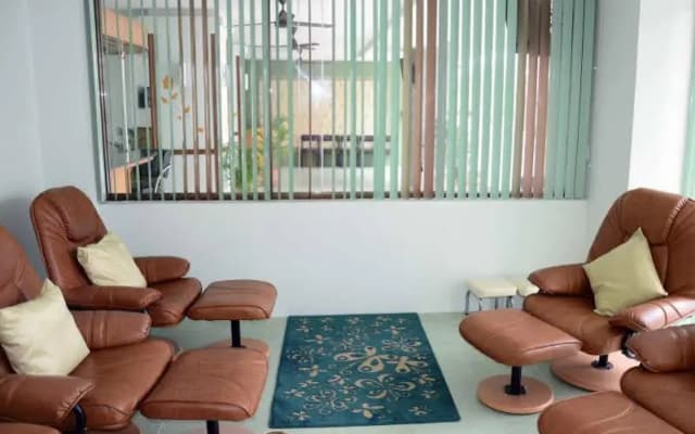 Emerald Hotel Chonburi - photo 4