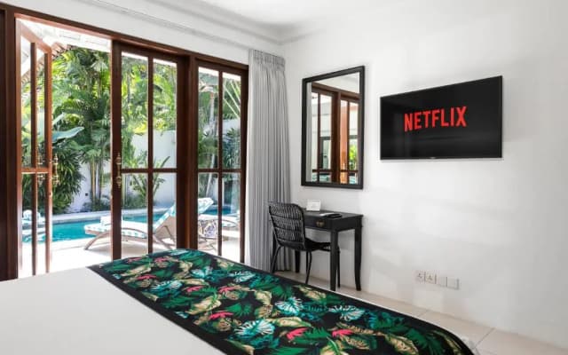 Villa Merah Seminyak - photo 2