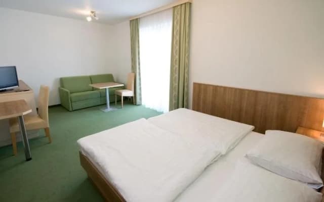 Hotel Bauer Rauchenwarth - photo 4