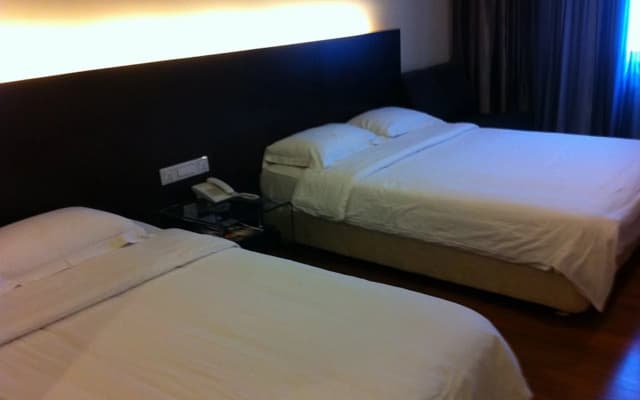 H-5 Inn - photo 5